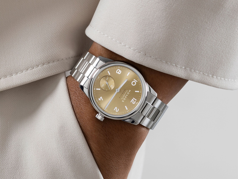 NOMOS Club Sport Neomatik 34 Gold - Lifestyle