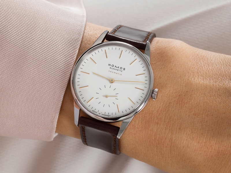 NOMOS Orion Neomatik Dore - Lifestyle