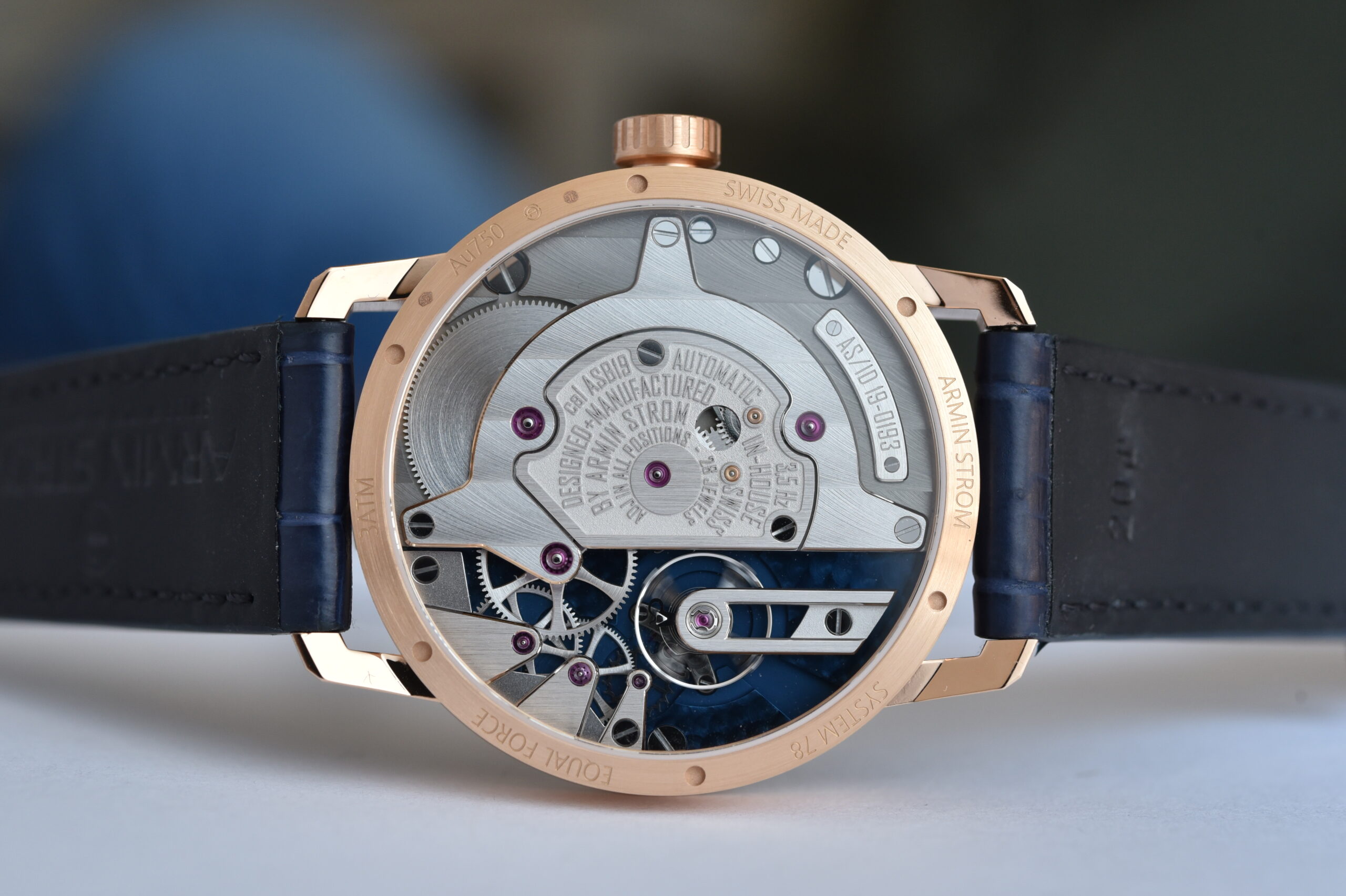Caseback of the Armin Strom Gravity Edge Force Limited Oster Edition - Xavier Markl