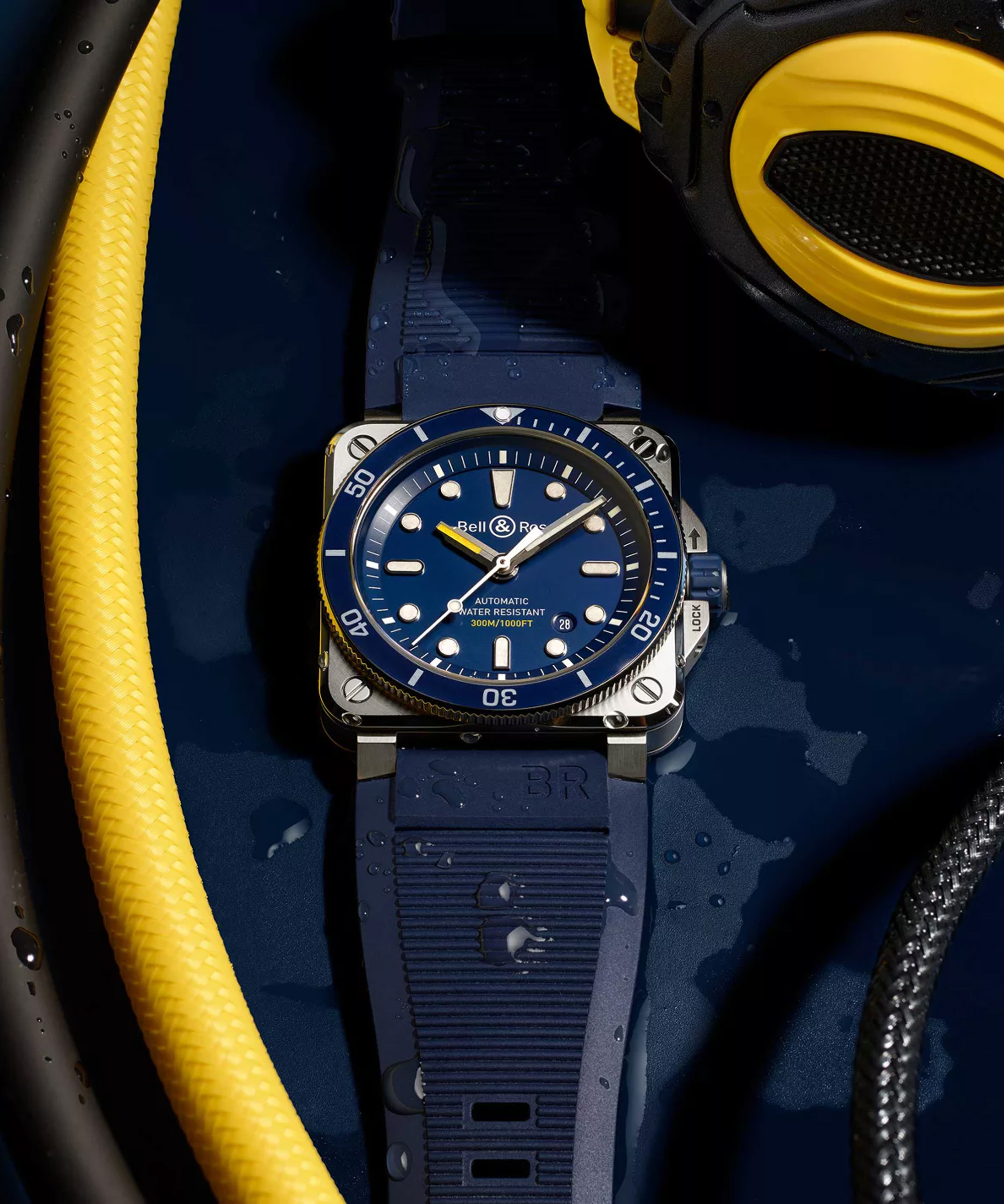 22609 Bell & Ross BR 03-92 Diver Blue Dial - Lifestyle