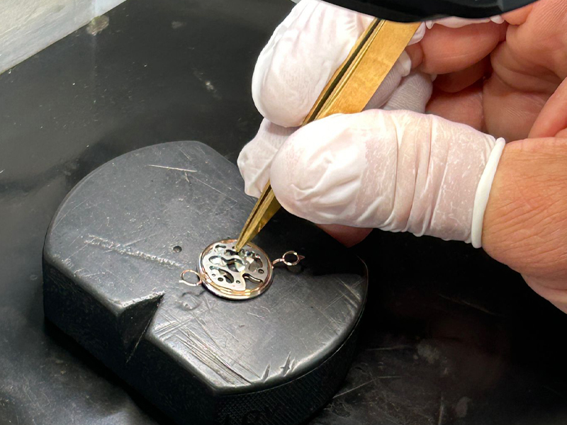 Closeup of the calibre assembly