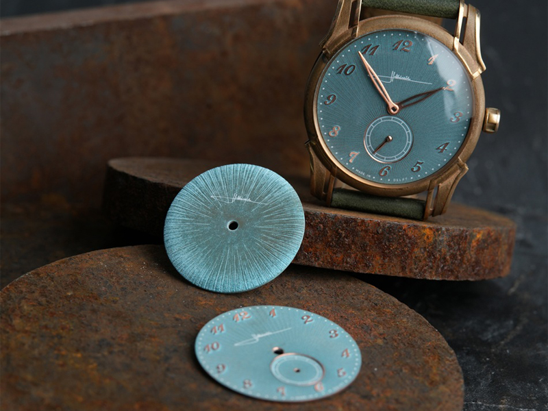 Handmade patina dial of the Signature Lab series
