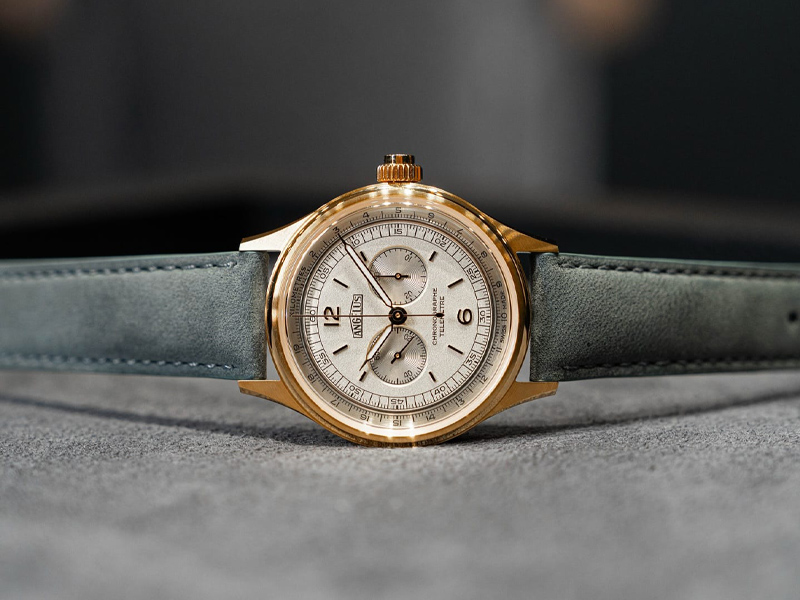 Angelus Chronograph Télémètre Yellow Gold White