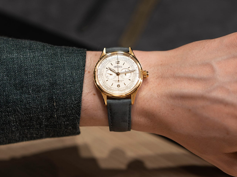Angelus Chronograph Télémètre Yellow Gold White