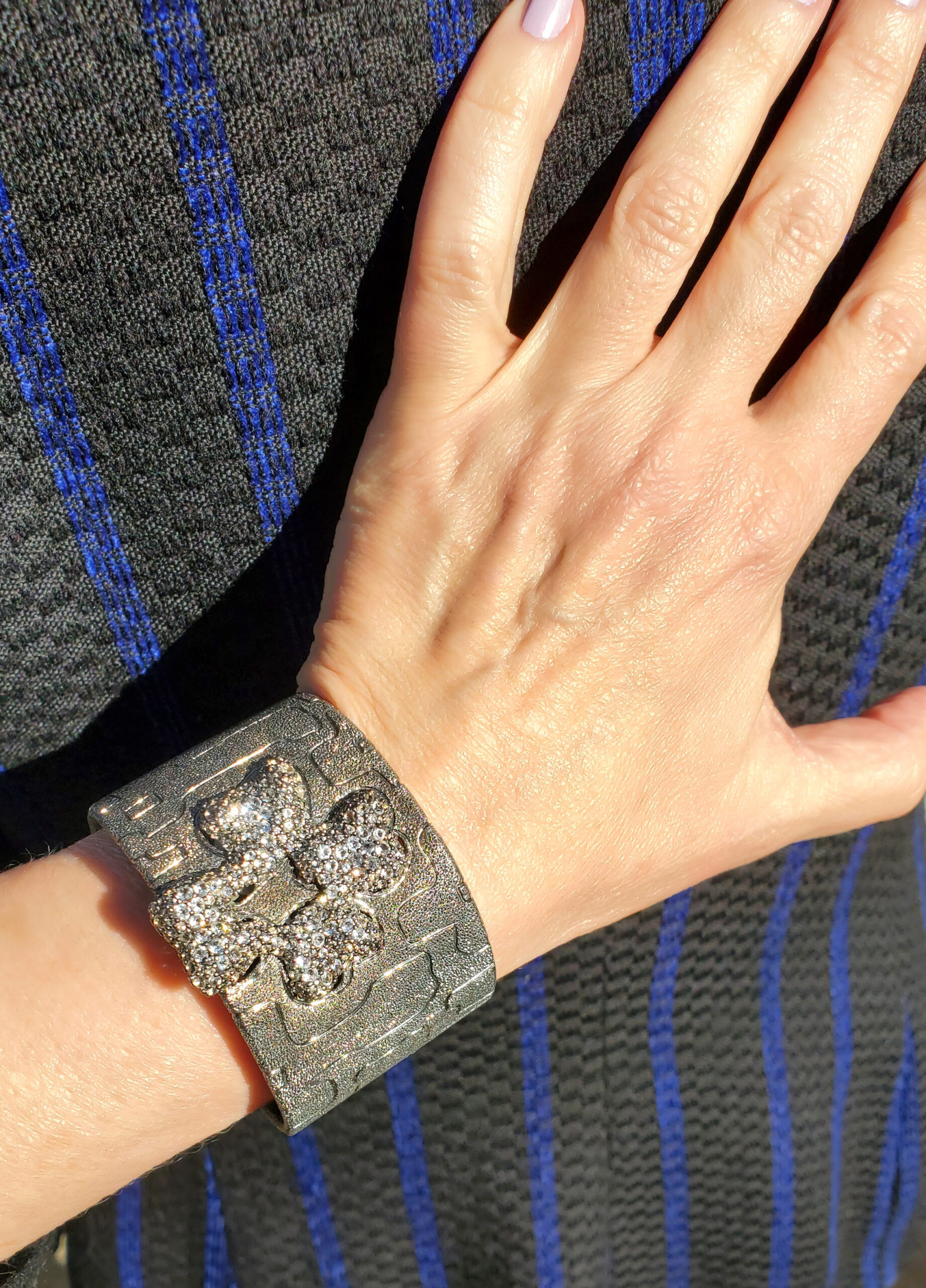 Alex Soldier Textured Silver White Topaz Flower Cuff Bracelet