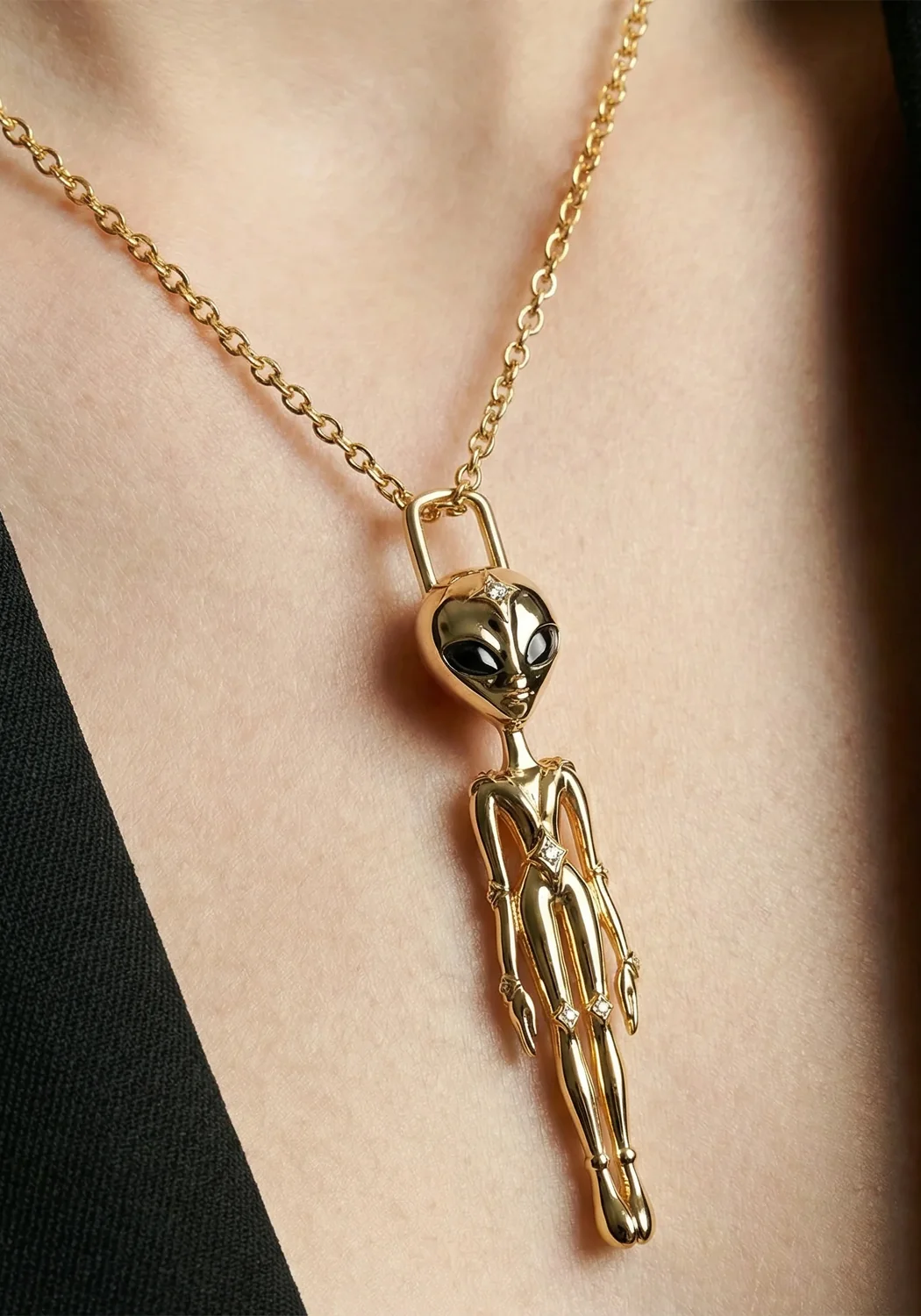 Sybarite She's an Alien 18KYG Diamond Pendant Necklace