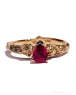 🌹 The K. Brunini 18K Rose Gold Twig Ring features a deep pear-cut ruby, July’s passionate birthstone, nestled within a natural branch-like setting of rose gold and framed by twinkling white diamonds. Organic yet bold, it makes an unforgettable engagement ring or a one-of-a-kind July birthday gift.⁠
⁠
